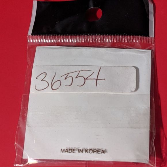 Cherry Red 14 Guage Flexible Acrylic & Metal Industrial Piercing Bar Earring - Picture 5 of 6